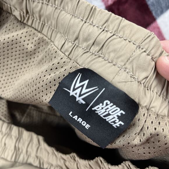 Stone Cold Steve Austin Shorts Mens L WWE X Shoe Palace Graphic Print Skulls - Picture 9 of 13